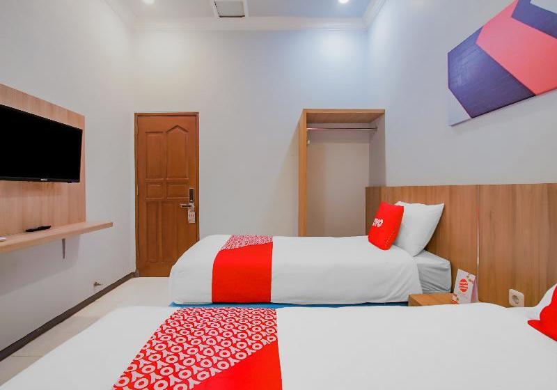 호텔 Oyo 3909 Arg Guest House Syariah