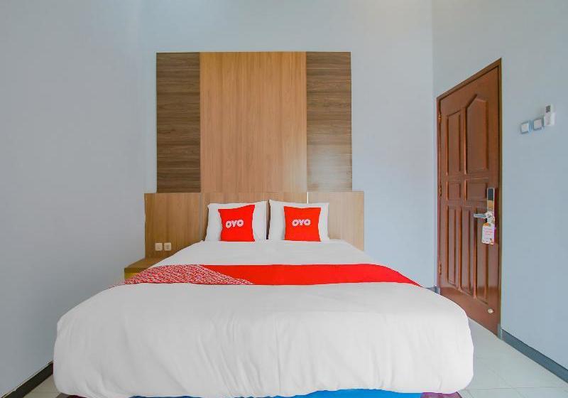 호텔 Oyo 3909 Arg Guest House Syariah