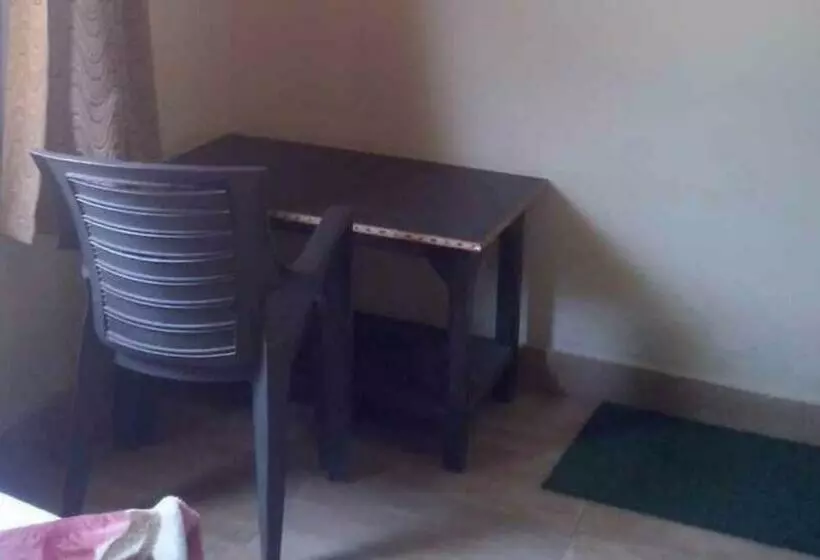 هتل Radhika Palace