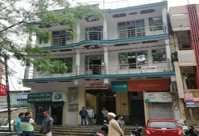 هتل Radhika Palace