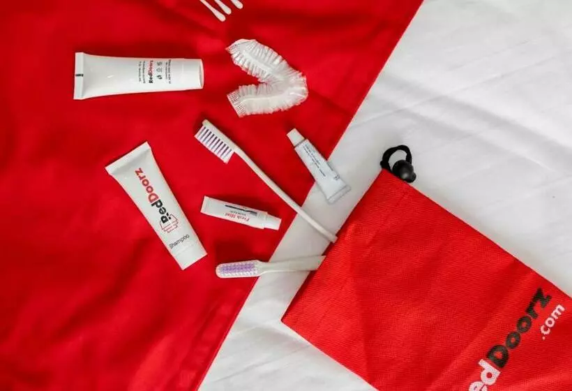 ホテル Reddoorz At Mayjen Sungkono Surabaya