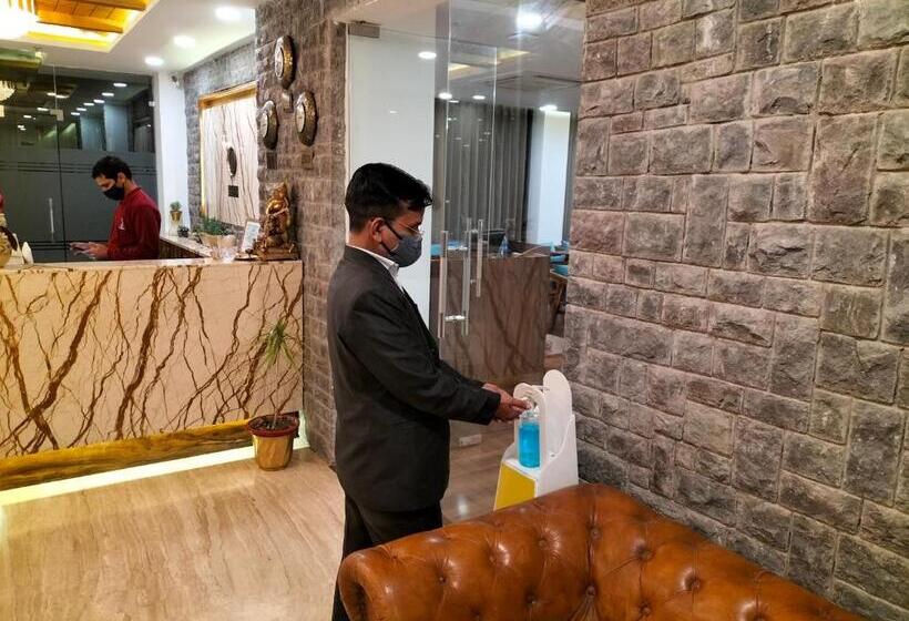 Lemon Tree Hotel, Kasauli