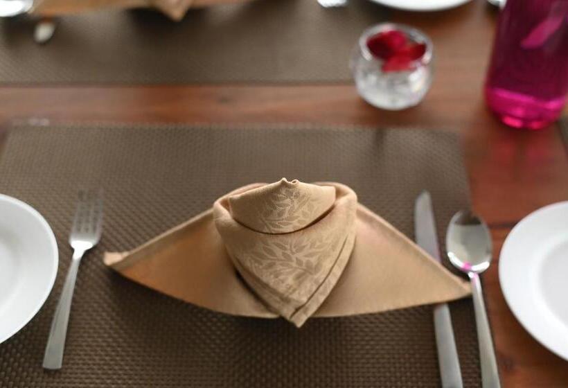 Lemon Tree Hotel, Kasauli