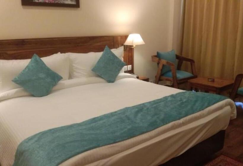 Lemon Tree Hotel, Kasauli