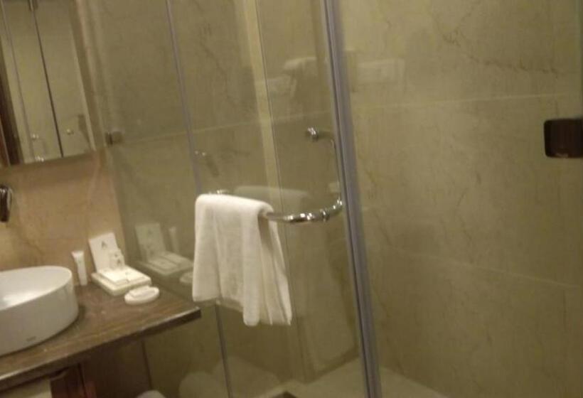 Lemon Tree Hotel, Kasauli