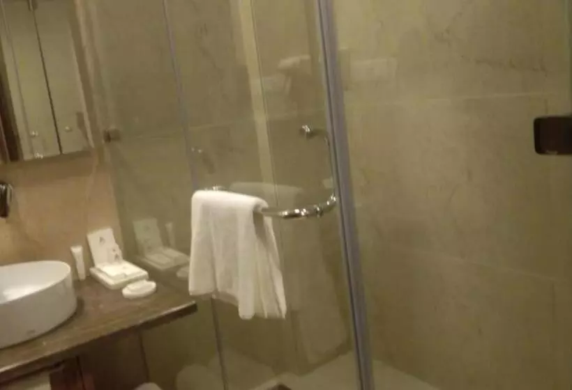 Lemon Tree Hotel, Kasauli