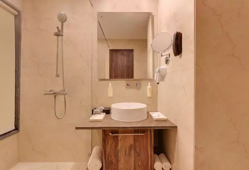 Lemon Tree Hotel, Kasauli