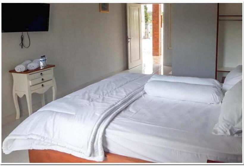 פנסיון House Acasia Syariah