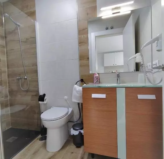 ペンション Estudios Playa De Covachos