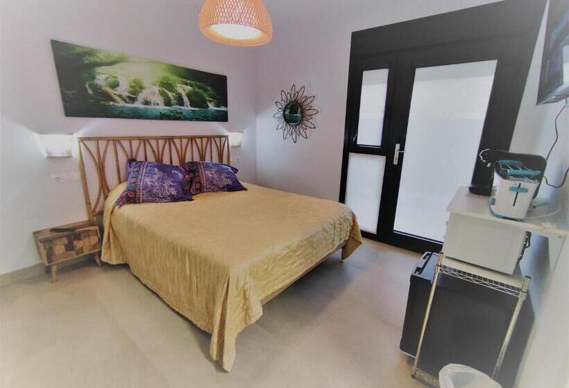 ペンション Estudios Playa De Covachos