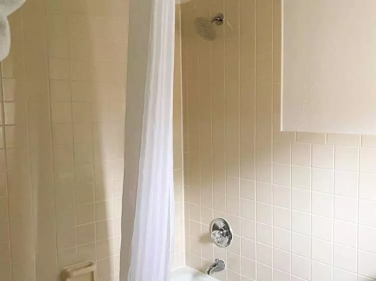 The River Hills Motel   Algoma, Wi   Near Door County