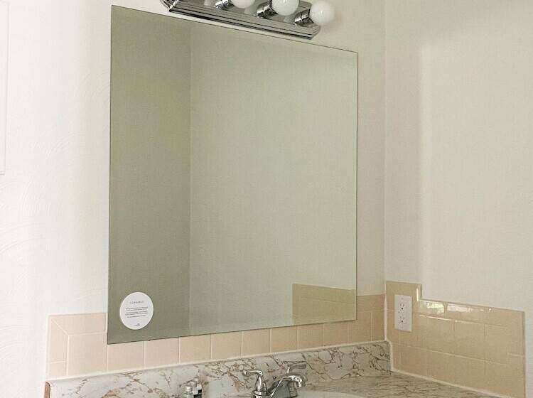 The River Hills Motel   Algoma, Wi   Near Door County