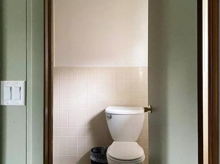 The River Hills Motel   Algoma, Wi   Near Door County