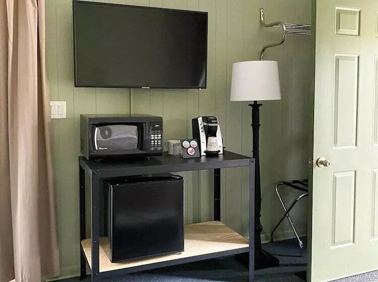 The River Hills Motel   Algoma, Wi   Near Door County