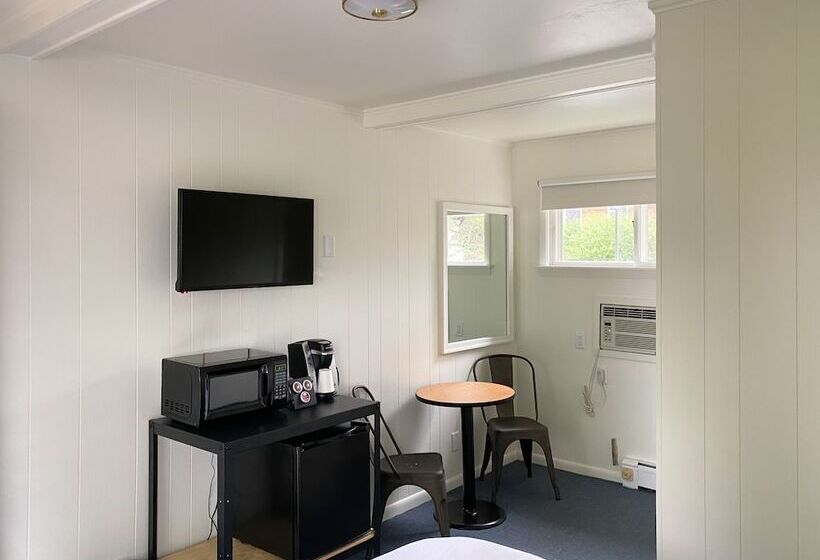 The River Hills Motel   Algoma, Wi   Near Door County