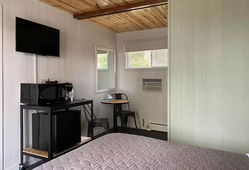 The River Hills Motel   Algoma, Wi   Near Door County