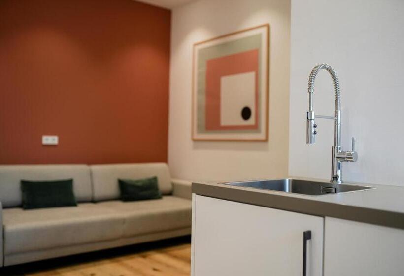 Coffee Fellows Hotel & Longstay