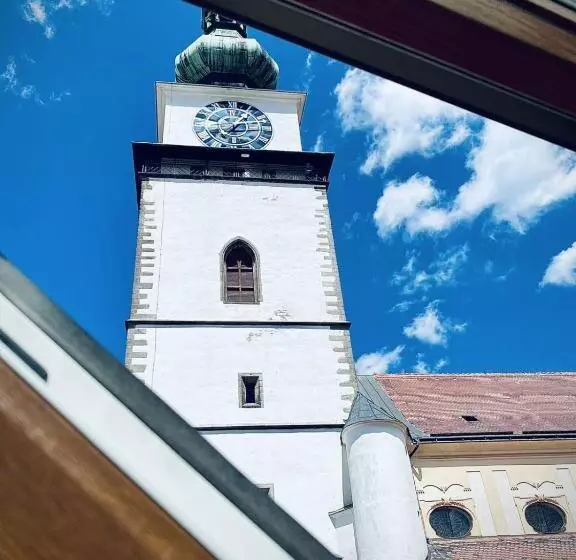 ベッドアンドブレックファースト Demaris