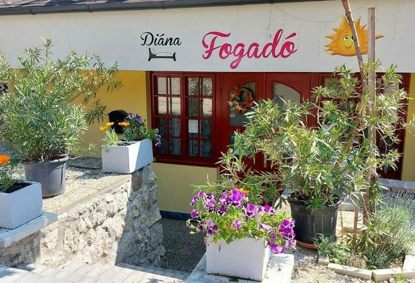 تختخواب و صبحانه Diána Fogadó