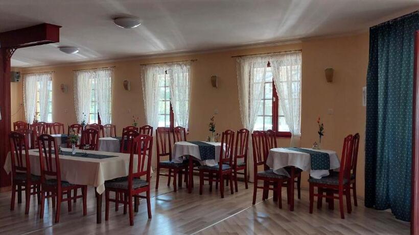 تختخواب و صبحانه Diána Fogadó