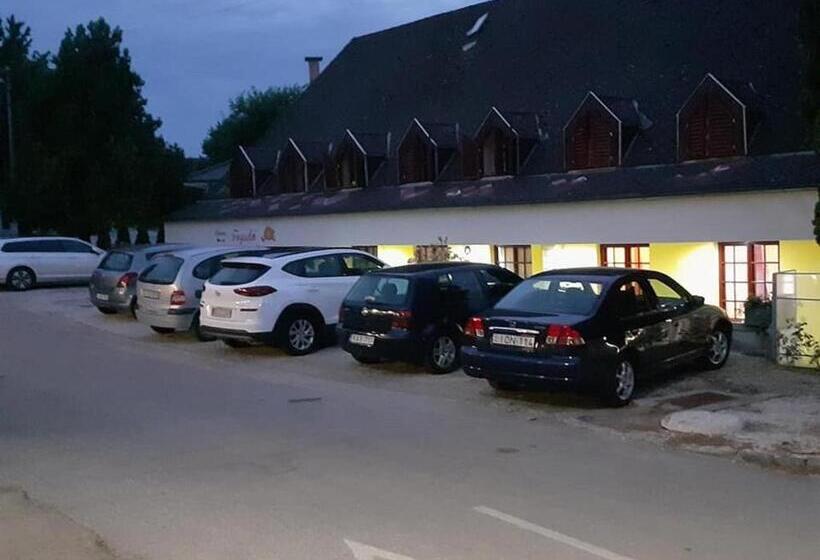 تختخواب و صبحانه Diána Fogadó