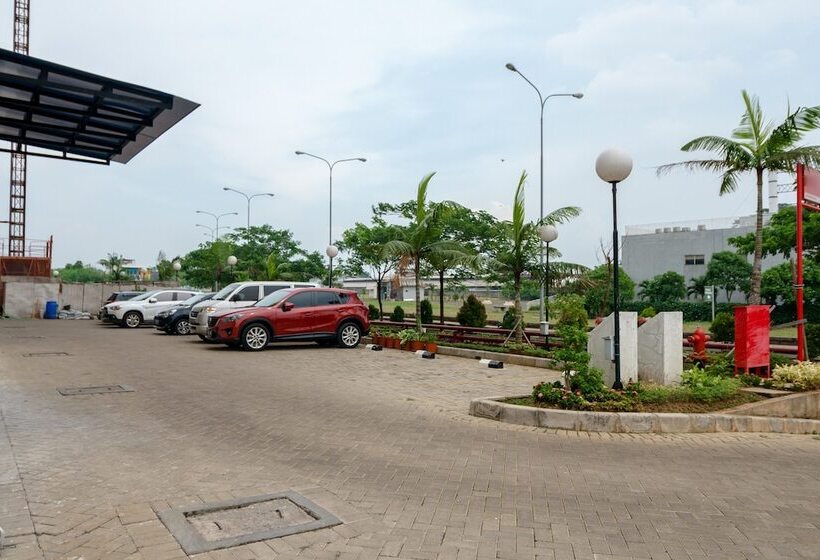 Hotel Reddoorz Apartemen @ Green Lake View Cimanggis