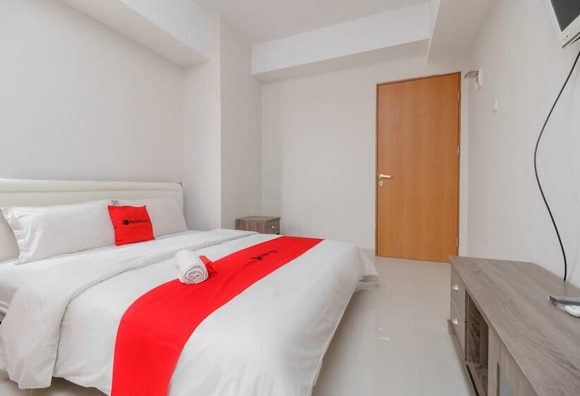 Hotel Reddoorz Apartemen @ Green Lake View Cimanggis