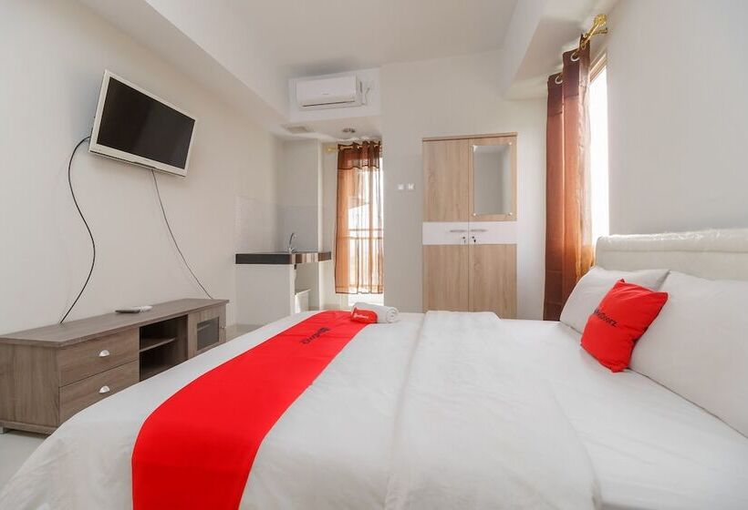 Hotel Reddoorz Apartemen @ Green Lake View Cimanggis