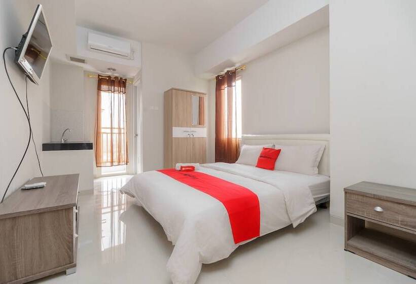 Hotel Reddoorz Apartemen @ Green Lake View Cimanggis