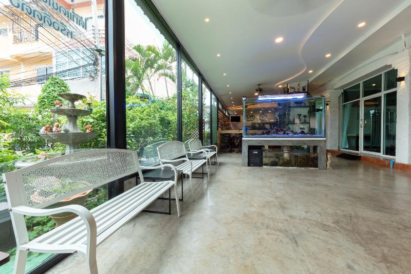 בית מלון כפרי Oyo 1123 The One Healthcare And Apartment