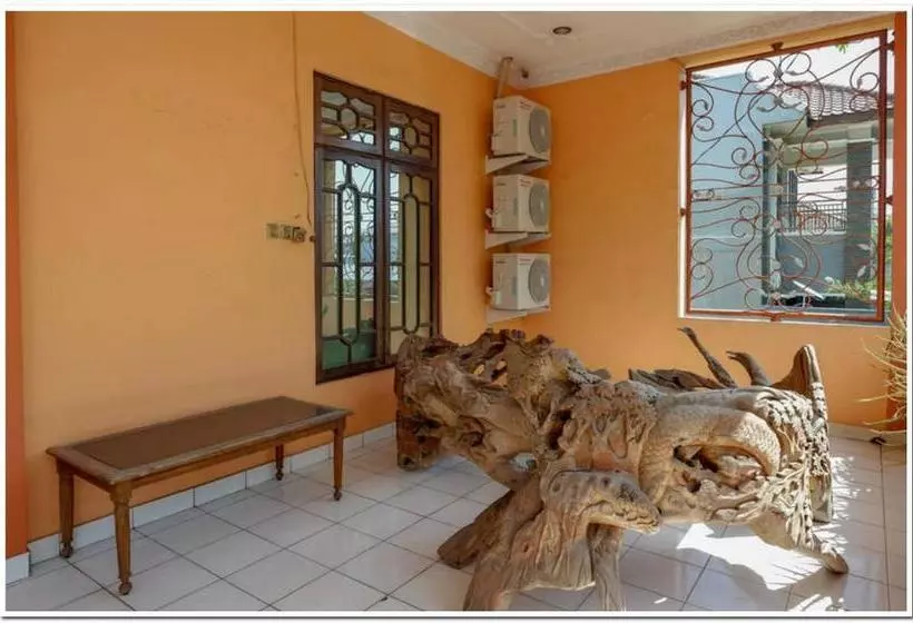 ホテル Puspa Indah Guesthouse Redpartner