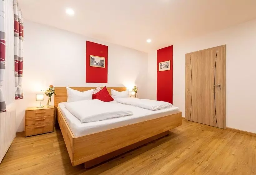 Hotelli Restaurant Goldener Hirsch