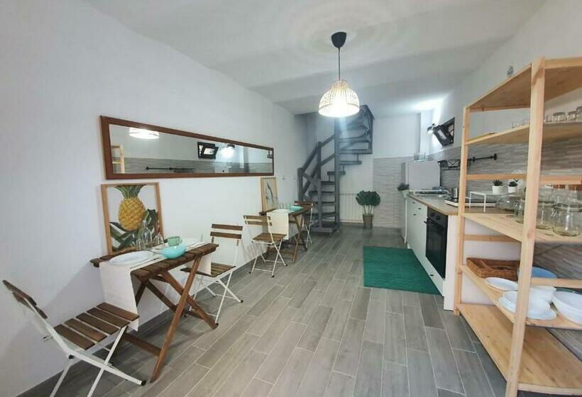 פנסיון Casa Dina   Fondi Vertice Rooms