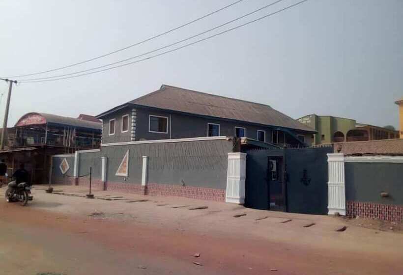 Perfecto Hotel Suites Lounge