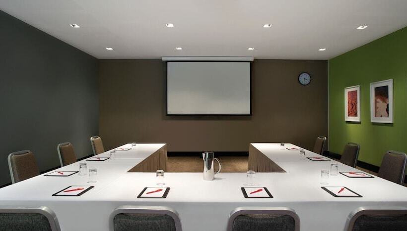 Adina Apartment Hotel Perth