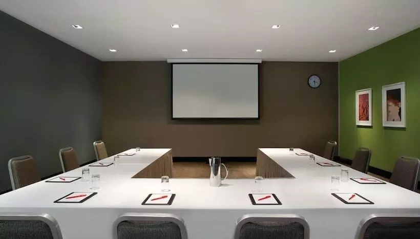 Adina Apartment Hotel Perth