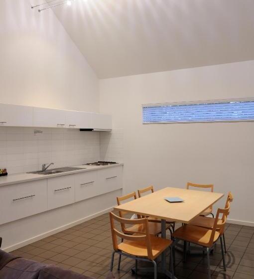 Ashmont Motel And Apartments