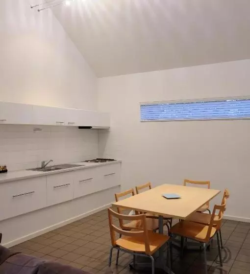 Ashmont Motel And Apartments