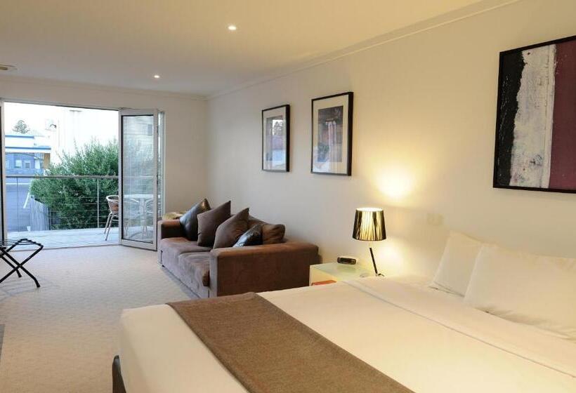 Ashmont Motel And Apartments