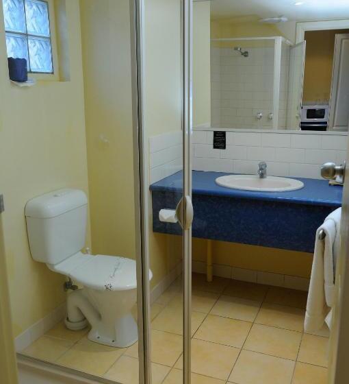 Ashmont Motel And Apartments