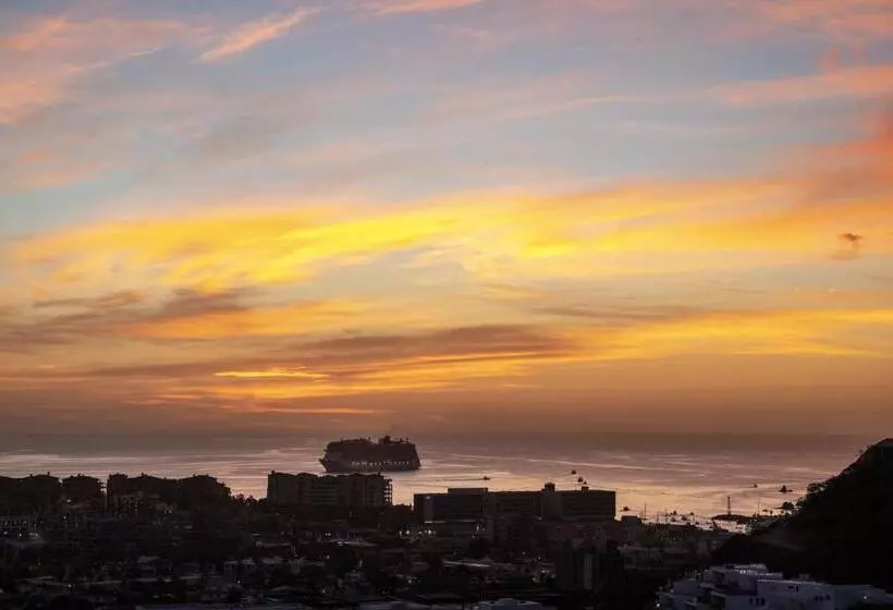 هتل Castillo Blarney Inn