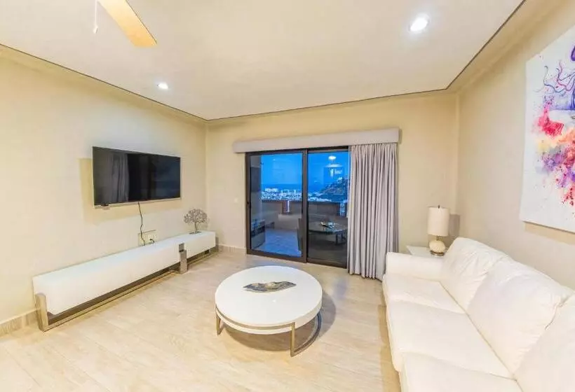 هتل Castillo Blarney Inn