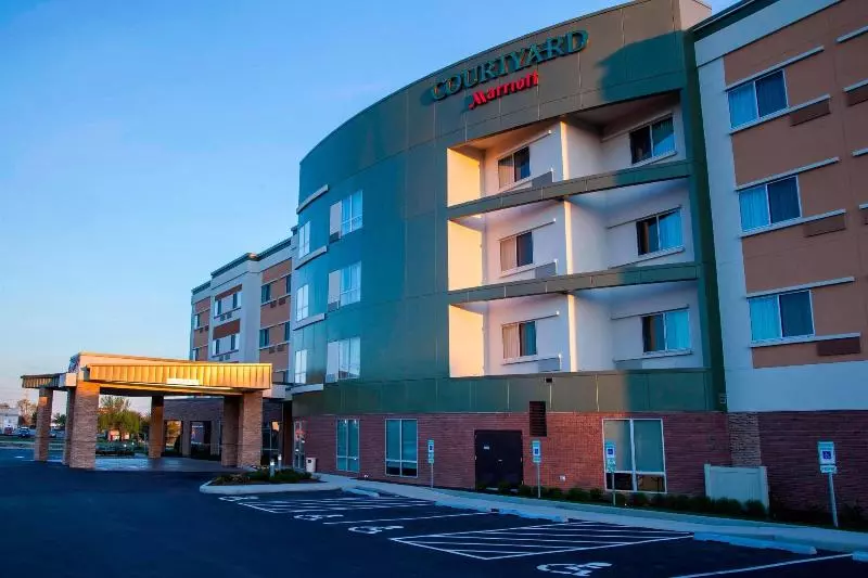 Отель Courtyard By Marriott St. Louis St. Peters