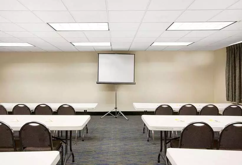 ホテル Days Inn & Suites By Wyndham Houston North/aldine