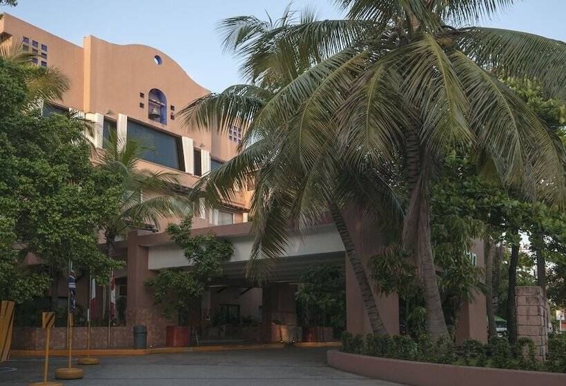 בית מלון כפרי Holiday Inn Ciudad Del Carmen, An Ihg