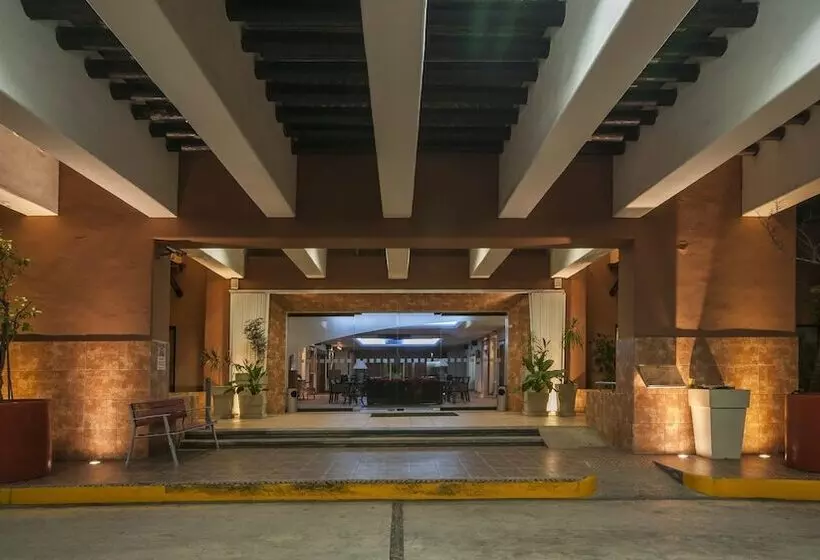 ホテル Holiday Inn Ciudad Del Carmen, An Ihg