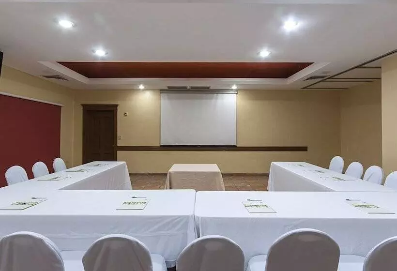 ホテル Holiday Inn Ciudad Del Carmen, An Ihg