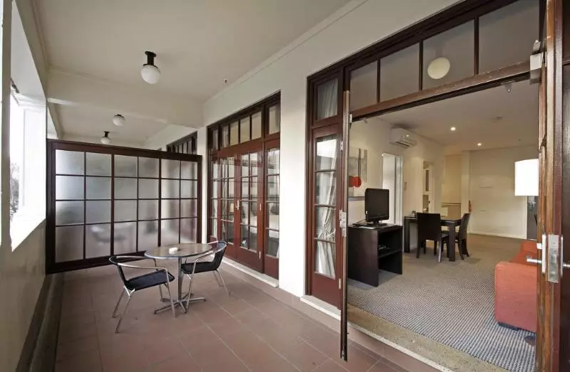 Отель Quest Canberra