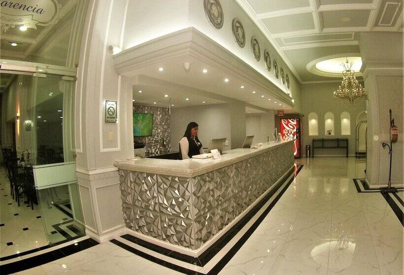 בית מלון כפרי Roma Guadalajara In Downtown