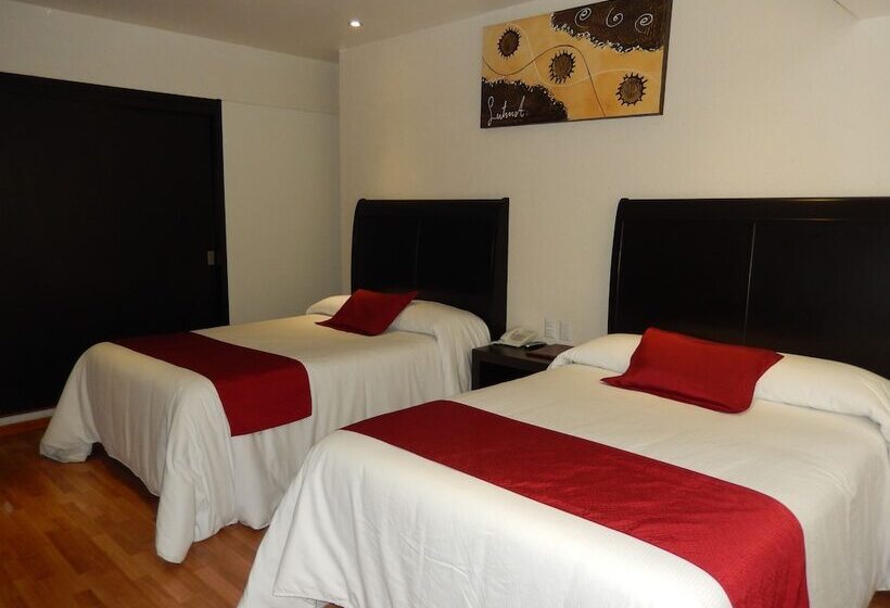 בית מלון כפרי Roma Guadalajara In Downtown